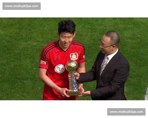 泪洒首尔！孙兴慜热刺告别战，父亲孙雄正现场见证儿子传奇谢幕