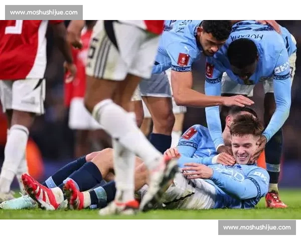 邮报：麦卡蒂 2500 万镑转会倒计时！德甲五队哄抢，曼城暗藏回购条款